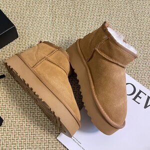 UGG Classic Short Chestnut Brown Suede Fur Women's Boots